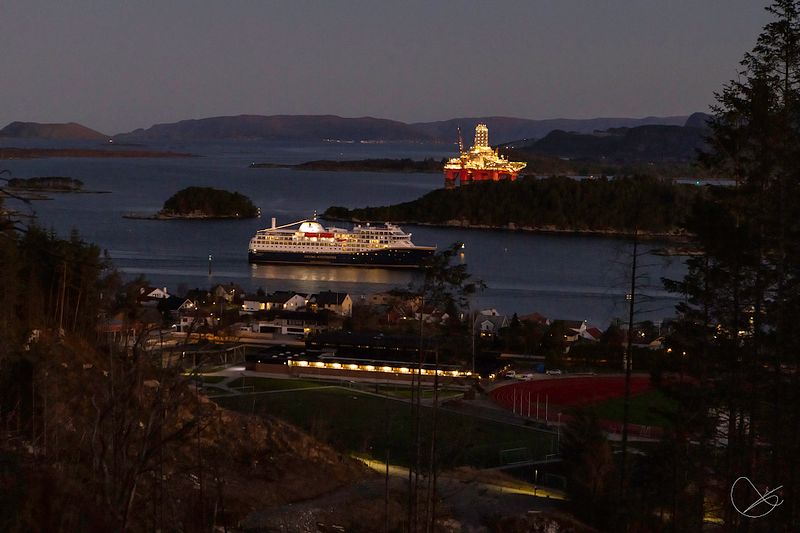 Ute mellom  11:30 og 13:00