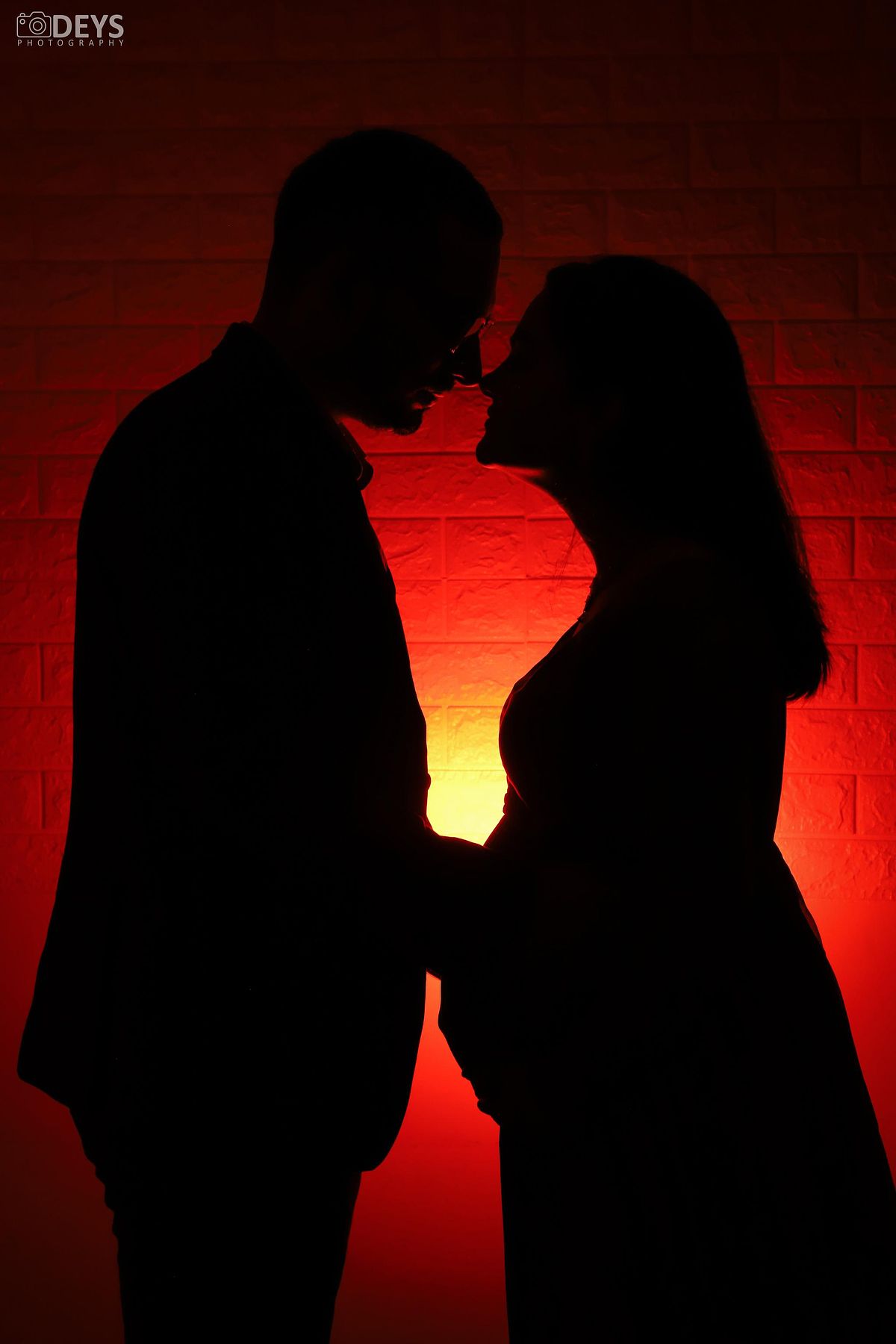 Silhouette maternity photoshoot near me