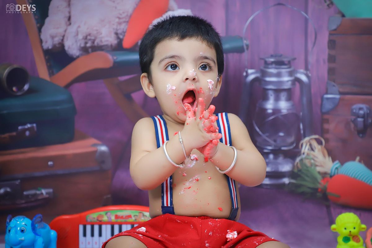Photoshoot 1st birthday indoor in Meerut