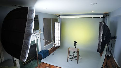 We are always prepared with an array of equipment including multiple cameras, lenses, flashes, filters and props plus lighting set-ups so that we can be ready for any situation or location.