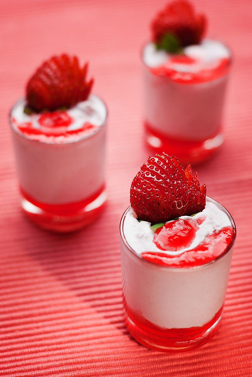 Food Styling : Creative photography of a dessert with strawberry toppings