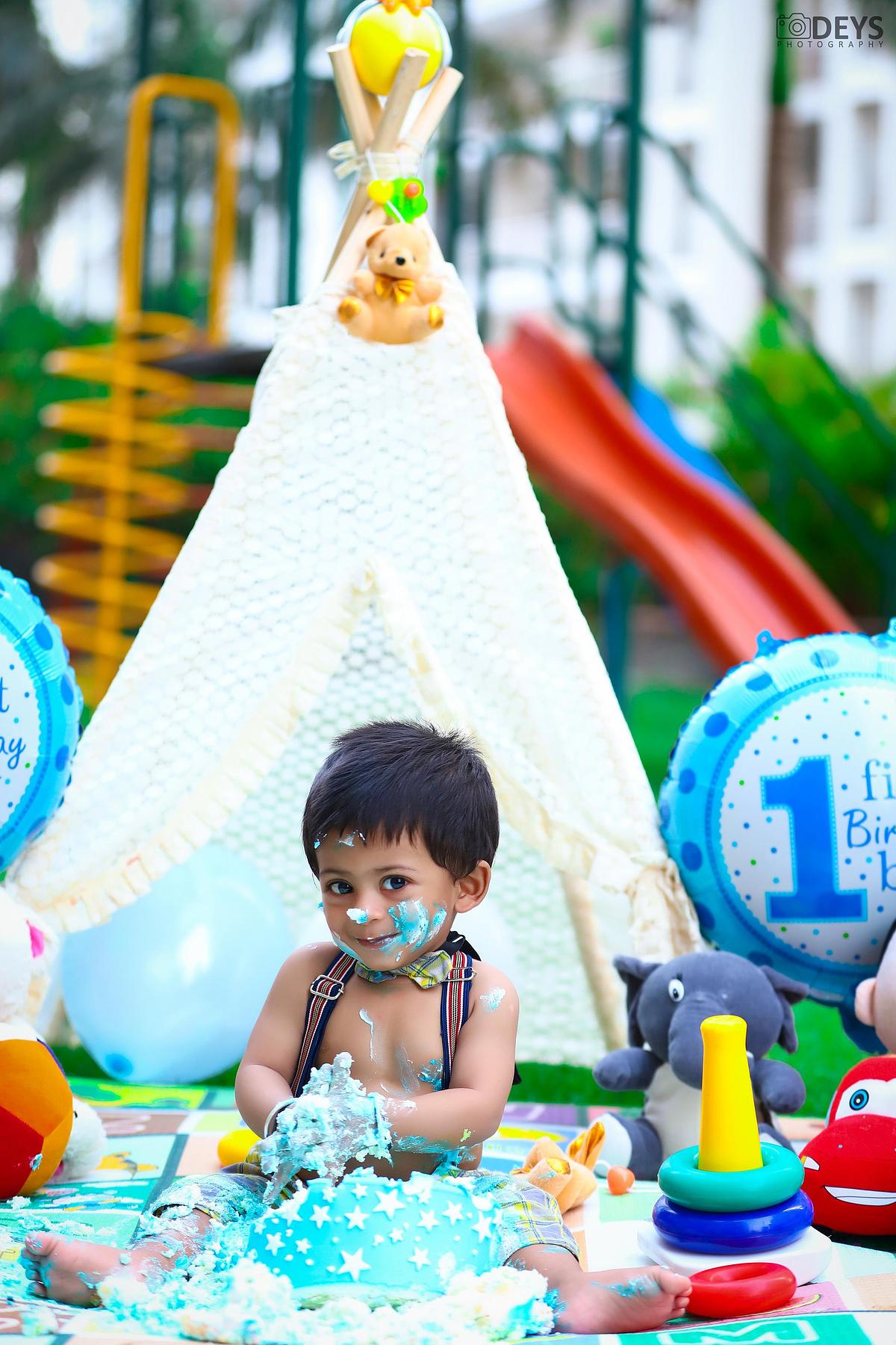 Cake smash baby boy shoot outdoor