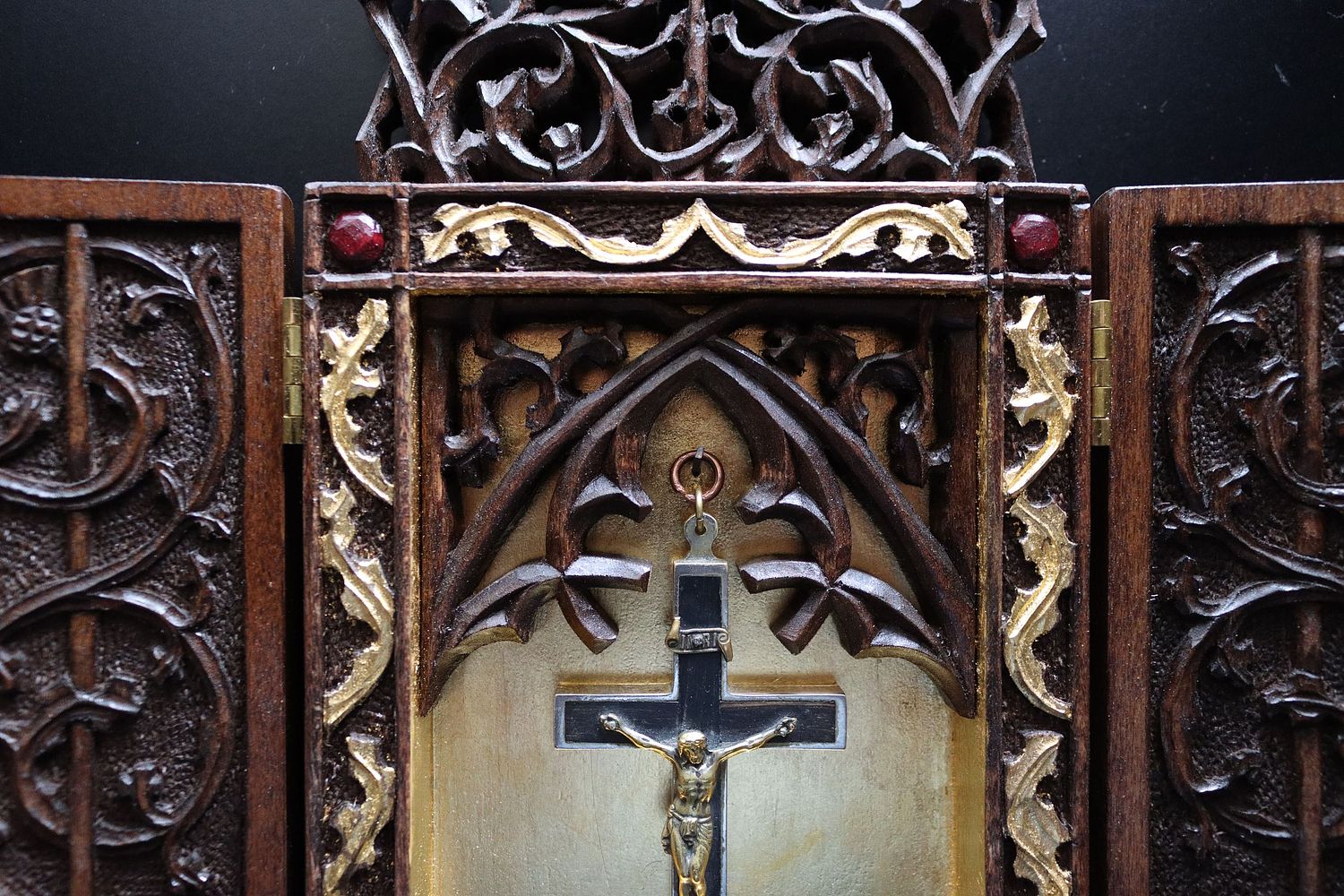 Contrasts Woodcarving LTD