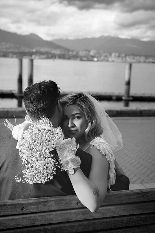 Sunny anniversary couple photoshoot at Coal Harbour Vancouver