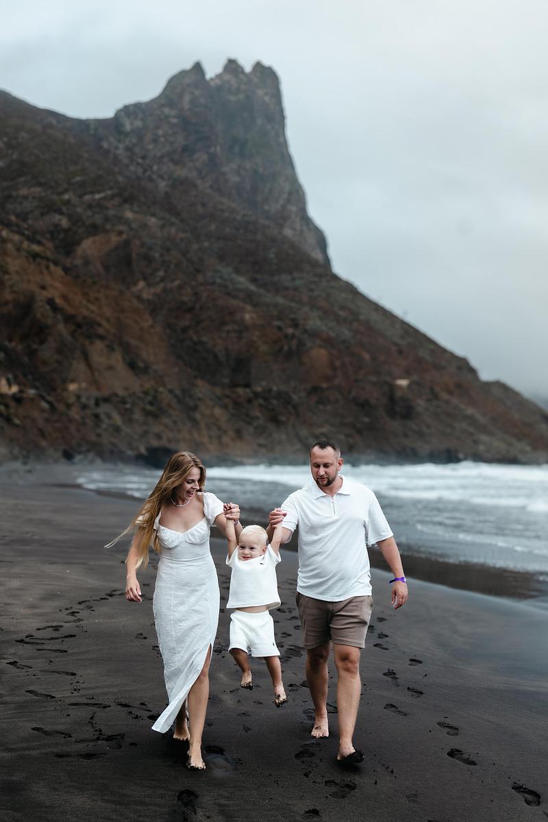 Family / Playa de San Roque