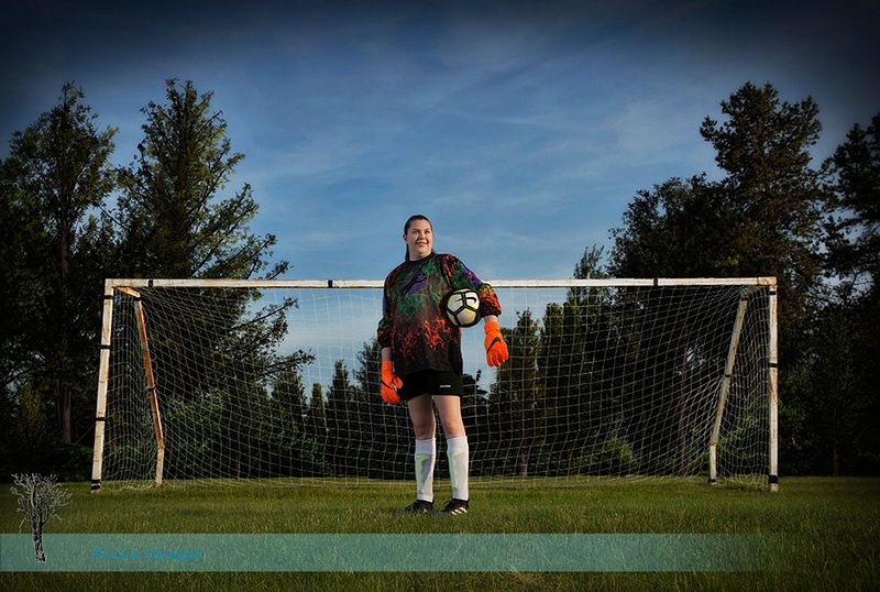 Mannville grad portraits | Kross Images