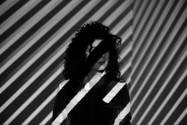 ¿Qué incluir en un portafolio de modelaje? (Guía 2026)