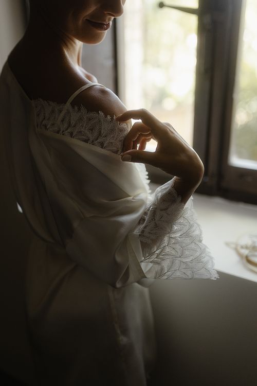 Preparativi sposa matrimonio Badia San Vittore Cingoli fotografie spontanee eleganti