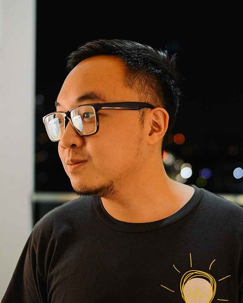 👋 Hey there, nice to meet you! My name is Tan Yong Lin (陳勇霖), but I usually go by "Yong L"!