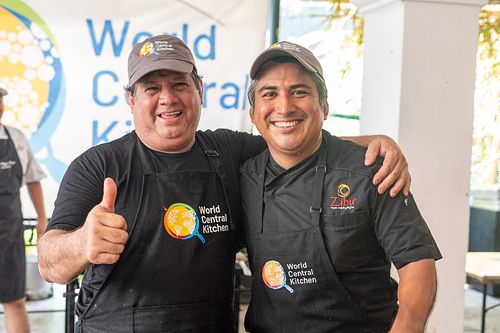 Local residents receiving meals from World Central Kitchen in Acapulco after Hurricane Otis — photographed by David Andrade