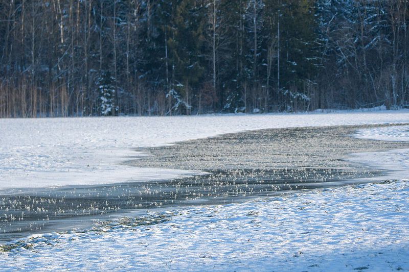 Sooja ja külma heitlus, mis on teinud ilma heitlikuks.