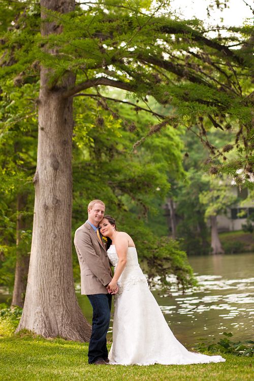 gruene tx new braunfels wedding bride groom portraits