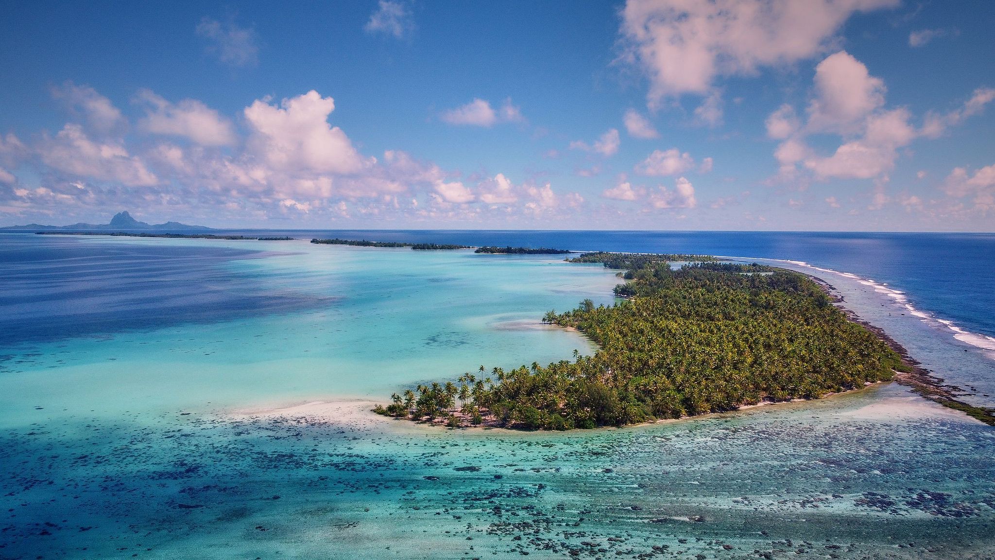Taha'a Atoll to Bora Bora - French Polynesia