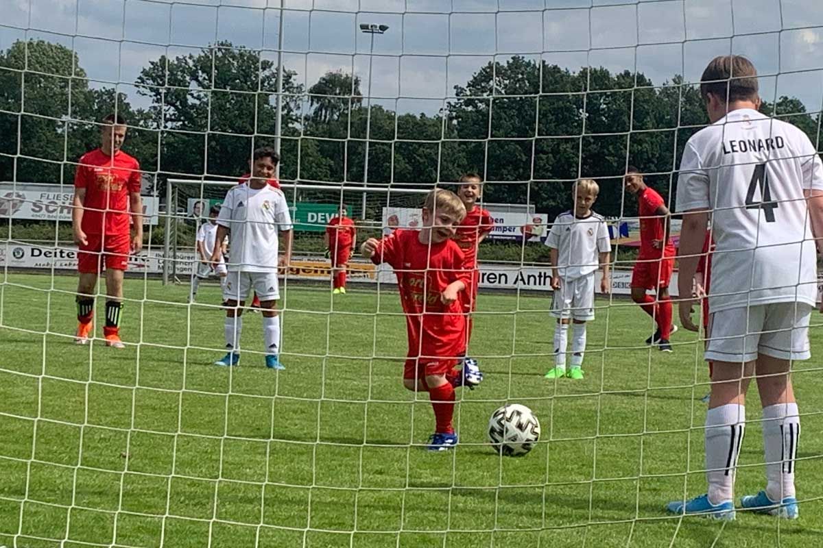 Antons Leidenschaft: Fußball und Handball
