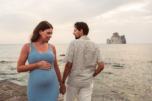 coppia in attesa gravidanza a Masua