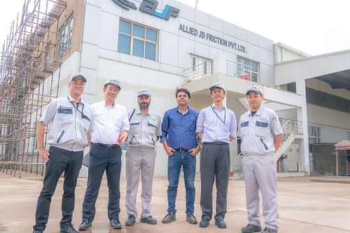 After the shoot is over,  One group photo with Japanese cleints