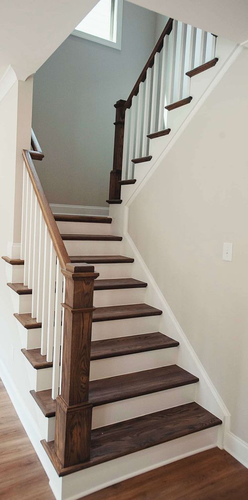 Sophisticated Wooden Steps in Modern Staircase Design