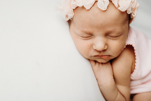 Newborn - Capturing precious moments for your family&rsquo;s legacy.