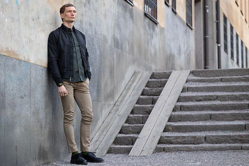 Founder portraits for LinkedIn, websites and press &mdash; designed to elevate credibility and create a clear, professional presence.