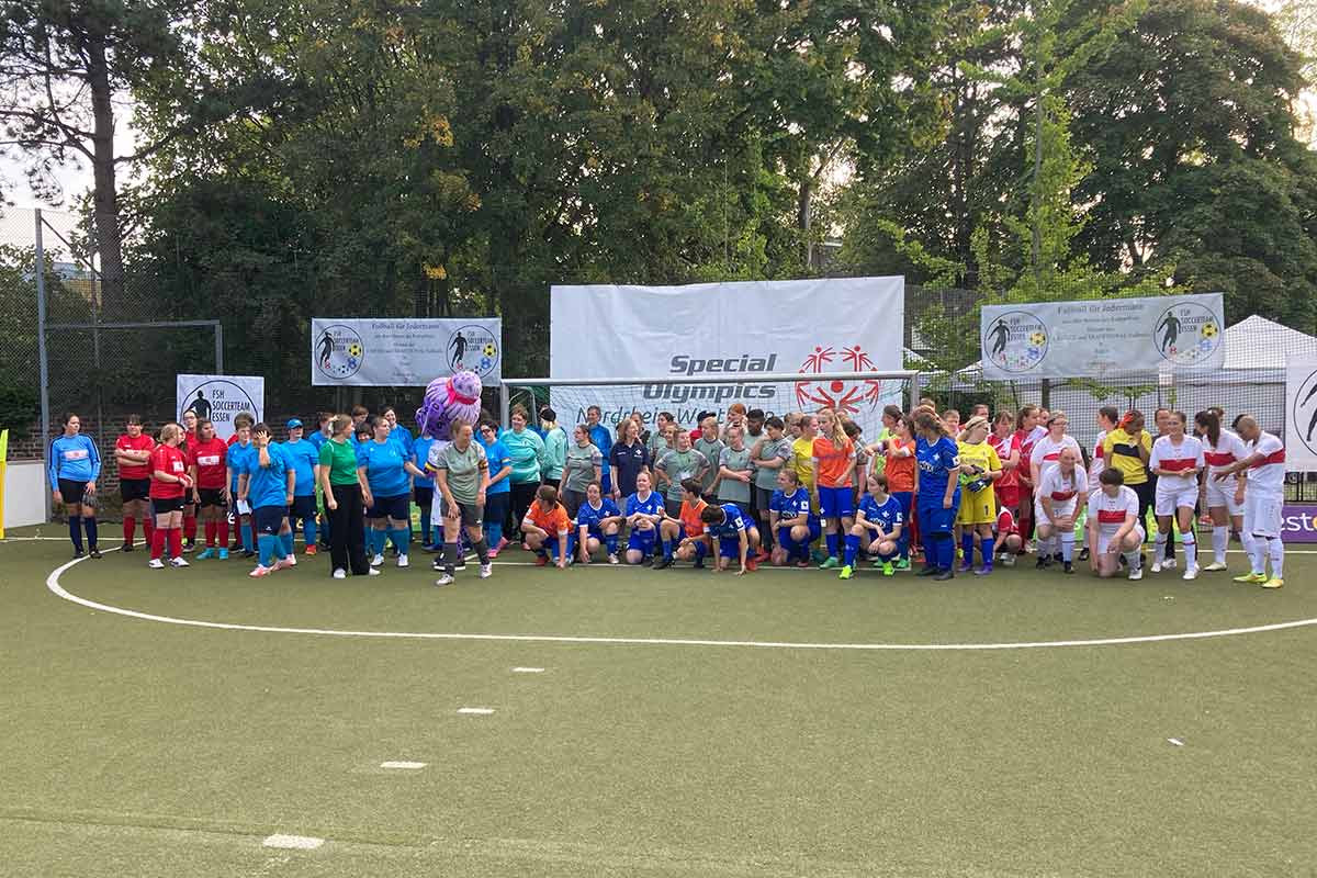Gruppenfoto mit aalen Spielerinnen