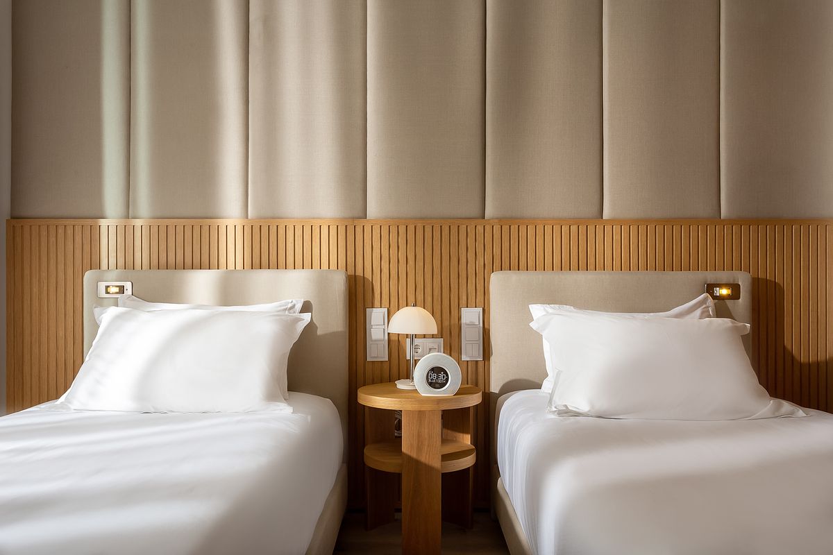 Hyatt Regency Lisboa Twin Bed Room Front Beds