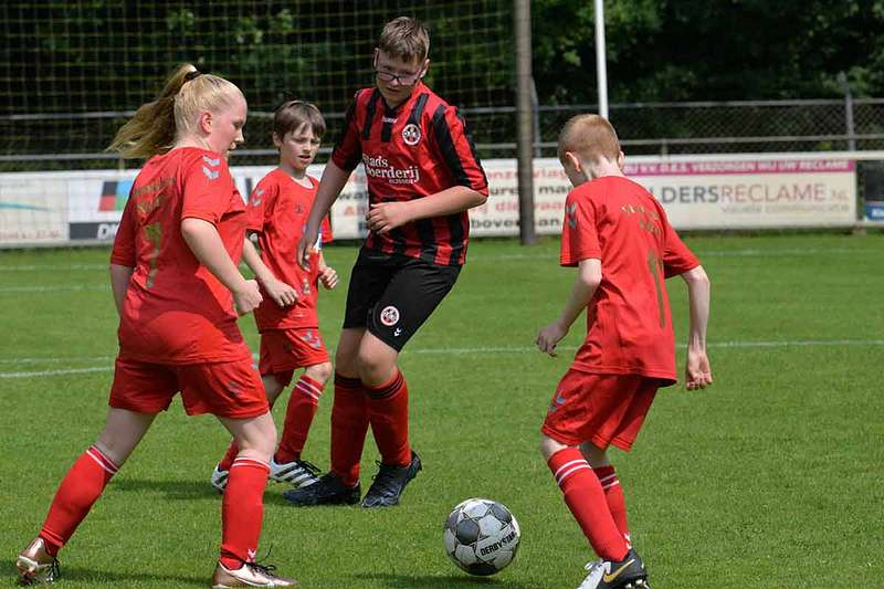 Fußballspaß beim Turnier in Nijverdal 2024, NL
