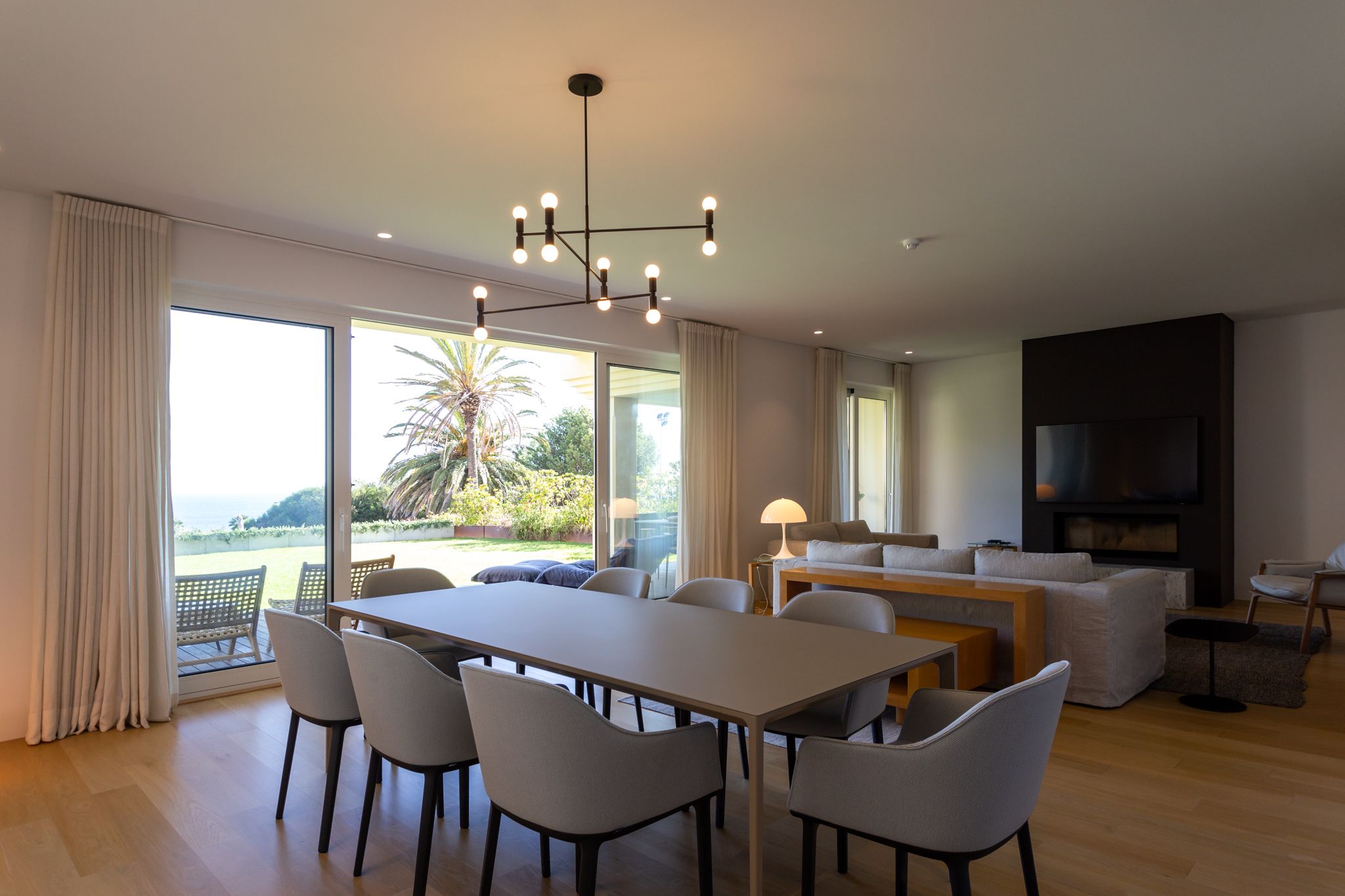 Mistura de m&uacute;ltiplas exposi&ccedil;&otilde;es e equil&iacute;brio de vista exterior com o ambiente interior