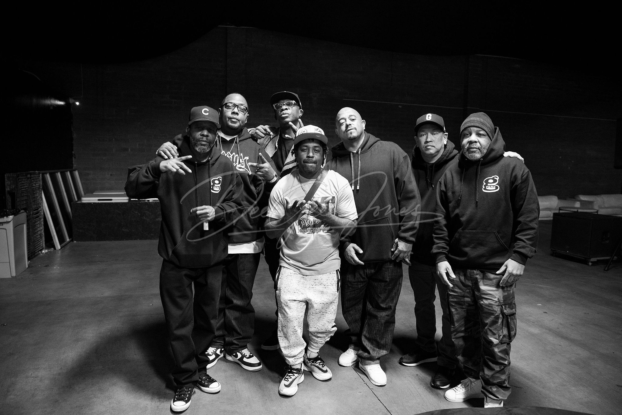 The Dove Shack , Foesum, The Twinz