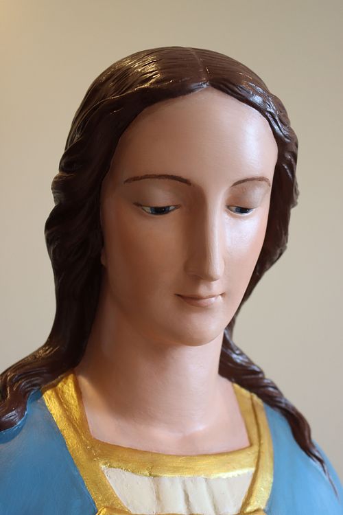 Statue's face from another angle