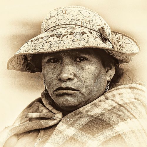 Portrait en sepia d'une femme du Pérou