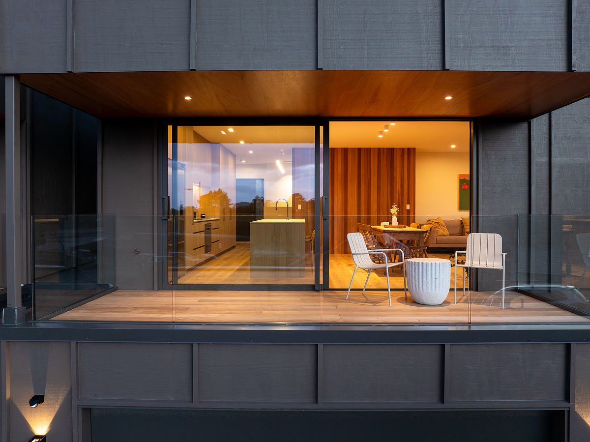 Modern architectural detail of a luxury residence in West Village, Rangitahi Peninsula by Flax Cove Studio.