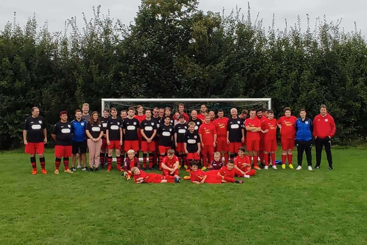 Freude auf ein Wiedersehen: Ibbenbürener Kickers und Papenburger Kickers